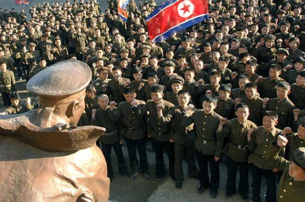 为抗击美国，朝鲜1天80万人报名参军！