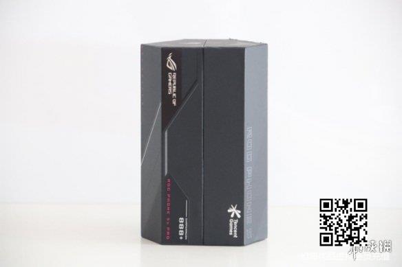 腾讯ROG游戏手机5s Pro开箱：顶级配置带来顶级游戏体验